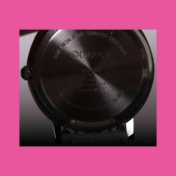 [GIVEN as a FREE GIFT w/PURCHASE 01/26/20] Watch - Picture 6 of 6